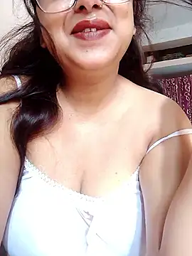 Snapshot of sweet_jenni chatting on March 2, 2026, 4:03 am sweet jenni online show from March 2, 2026, 4:03 am