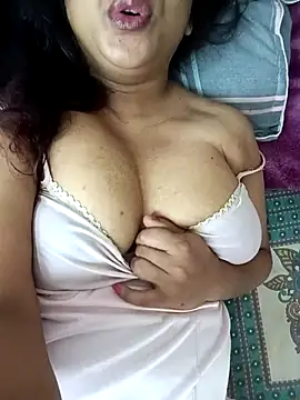 sweet jenni online show from April 16, 2026, 4:57 am