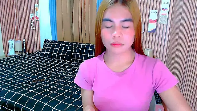 mikhaylahanderson online show from November 22, 2025, 4:44 am