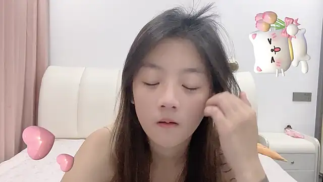 A 18 girls online show from October 17, 2025, 11:07 pm