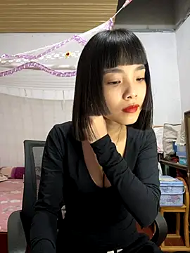 Snapshot of andymi1 chatting on October 21, 2025, 2:45 am andymi1 online show from October 21, 2025, 2:45 am