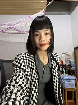 Snapshot of andymi1 chatting on October 26, 2025, 2:39 am andymi1 online show from October 26, 2025, 2:39 am