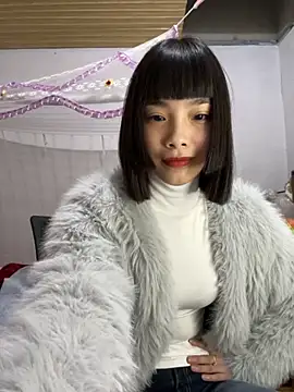 Snapshot of andymi1 chatting on October 28, 2025, 1:47 pm andymi1 online show from October 28, 2025, 1:47 pm