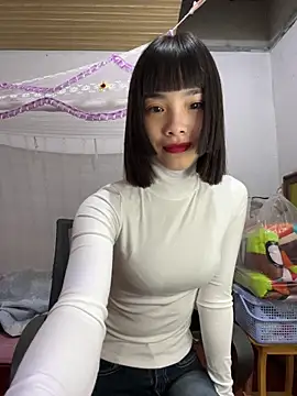 Snapshot of andymi1 chatting on October 29, 2025, 2:14 am andymi1 online show from October 29, 2025, 2:14 am