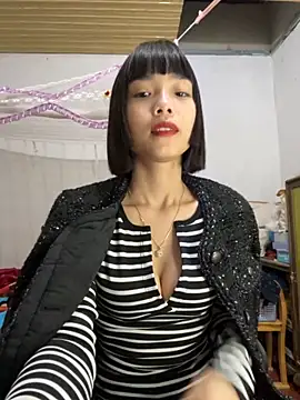 Snapshot of andymi1 chatting on November 6, 2025, 1:01 pm andymi1 online show from November 6, 2025, 1:01 pm