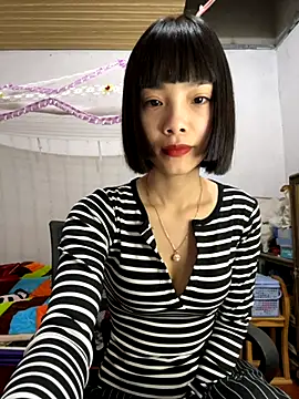 Snapshot of andymi1 chatting on November 7, 2025, 1:05 am andymi1 online show from November 7, 2025, 1:05 am