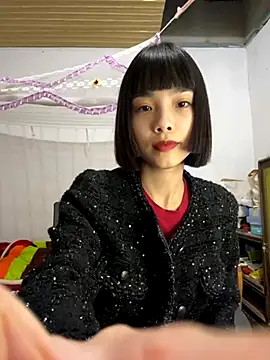 Snapshot of andymi1 chatting on November 7, 2025, 1:44 pm andymi1 online show from November 7, 2025, 1:44 pm