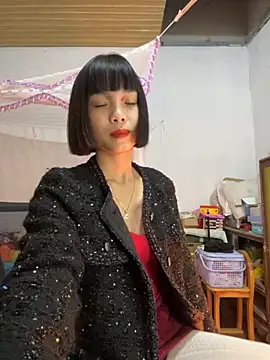 Snapshot of andymi1 chatting on December 2, 2025, 12:10 pm andymi1 online show from December 2, 2025, 12:10 pm