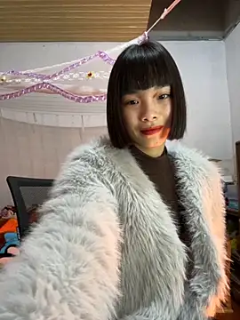 Snapshot of andymi1 chatting on December 3, 2025, 2:30 am andymi1 online show from December 3, 2025, 2:30 am