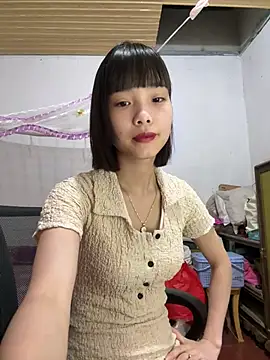 Snapshot of andymi1 chatting on July 17, 2026, 2:18 am andymi1 online show from July 17, 2026, 2:18 am