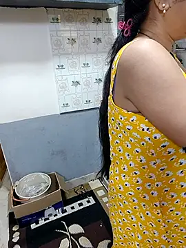 Queen Nightt online show from March 3, 2026, 3:45 am