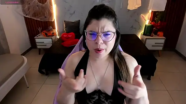 Snapshot of shasha_bloom chatting on October 27, 2025, 12:53 pm shasha bloom online show from October 27, 2025, 12:53 pm