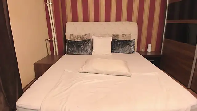 Snapshot of MadameCrowford chatting on November 24, 2025, 10:48 am MadameCrowford online show from November 24, 2025, 10:48 am