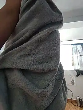 airamoon online show from November 16, 2025, 8:47 pm