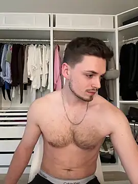 xlucax online show from April 13, 2026, 8:53 am