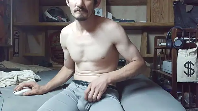 mike42088 online show from April 13, 2026, 1:11 am