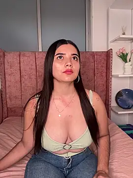 salomecute21 online show from February 17, 2026, 11:07 am