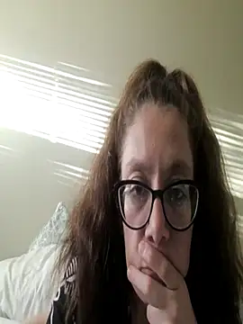 isabellenoela online show from October 31, 2025, 10:33 pm