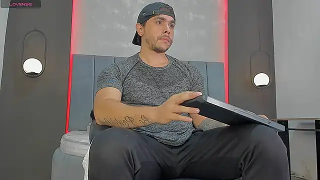 Liam walk  online show from March 11, 2026, 7:20 pm