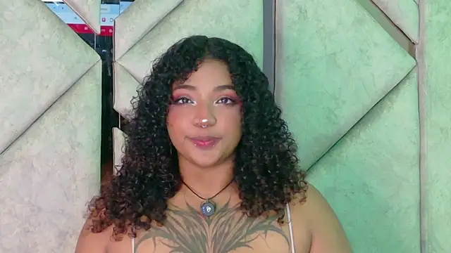 Snapshot of Cristal-Jonnes chatting on July 18, 2026, 4:49 am Cristal-Jonnes online show from July 18, 2026, 4:49 am