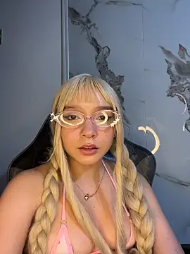 JuliethMoss online show from March 28, 2026, 9:53 am