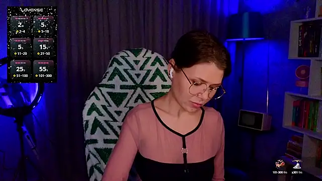 MyLittleGali online show from December 7, 2024, 4:14 pm