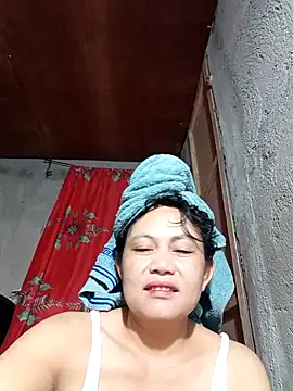 Everleigh mom online show from September 20, 2025, 4:13 am