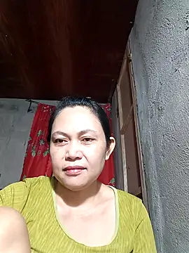 Everleigh mom online show from December 3, 2025, 10:24 am