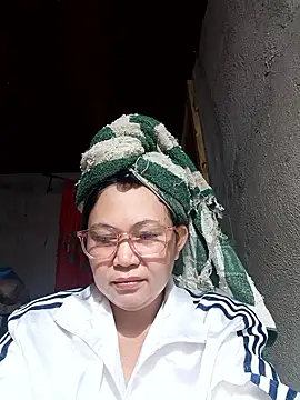 Everleigh mom online show from January 16, 2026, 1:42 am