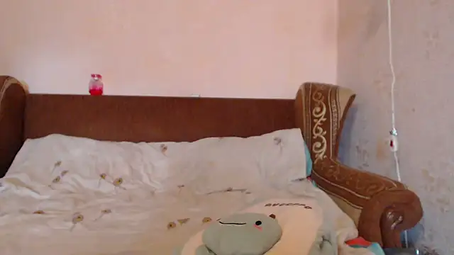 Snapshot of Veronica-Luxs chatting on October 15, 2025, 8:03 am Veronica-Luxs online show from October 15, 2025, 8:03 am