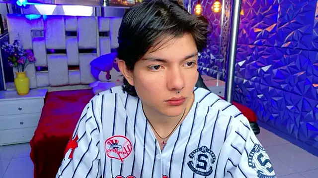 alandelrey57 online show from March 28, 2026, 7:13 pm