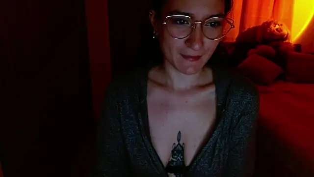 lia ana online show from April 7, 2026, 5:52 am