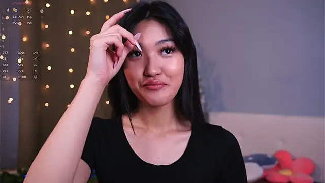 FancyEsten online show from November 30, 2025, 8:18 am