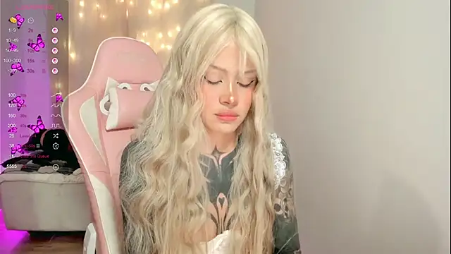 AlinaLukyanova online show from December 16, 2025, 3:55 am