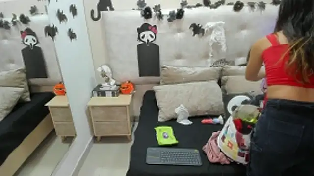 AbbyBeck online show from October 30, 2025, 11:44 am