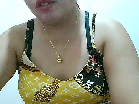 Snapshot of fresh_rosie chatting on October 11, 2025, 8:18 pm fresh rosie online show from October 11, 2025, 8:18 pm