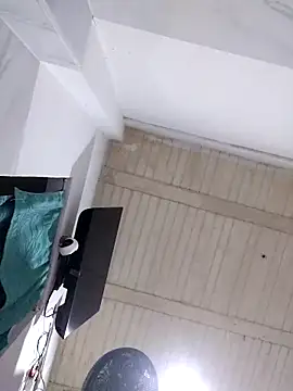 yatzuriperrita online show from April 3, 2026, 11:14 pm