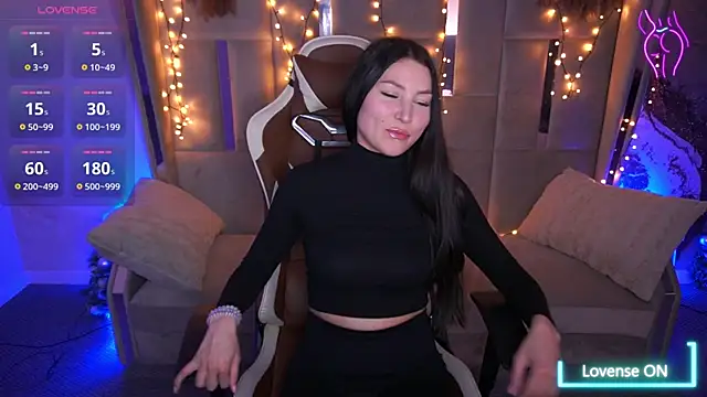 Snapshot of EliseVelour chatting on February 14, 2026, 2:14 pm EliseVelour online show from February 14, 2026, 2:14 pm