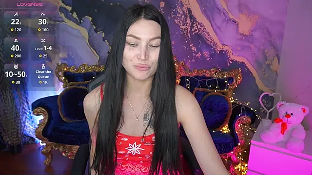 EliseVelour online show from April 14, 2026, 1:06 pm