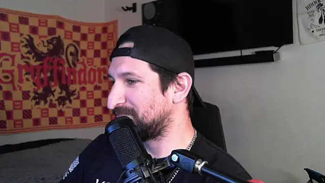 DevilPup75  online show from September 12, 2025, 3:28 am