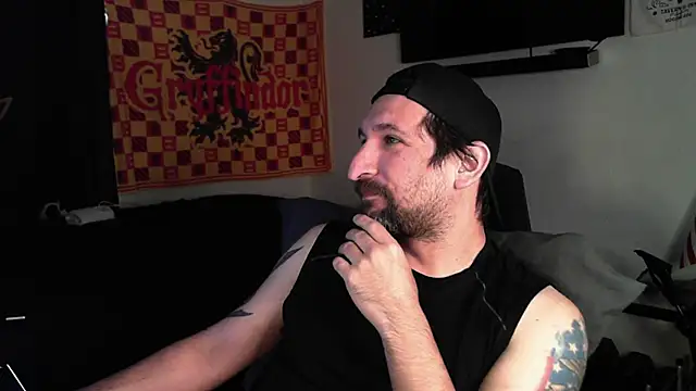 DevilPup75  online show from October 6, 2025, 6:27 pm