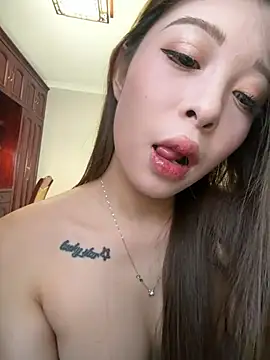 tuanzi125216 online show from January 9, 2026, 7:00 am