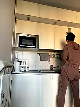 Sora pasquale online show from September 30, 2025, 7:13 am