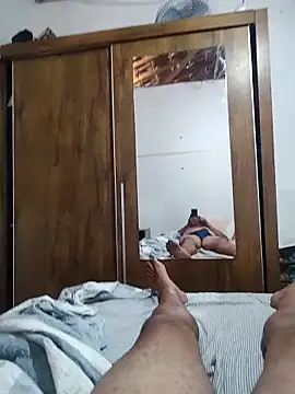 Viniciusnasuavagina online show from November 29, 2025, 1:03 pm