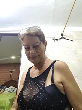 MaryeLunna online show from November 12, 2025, 11:36 pm