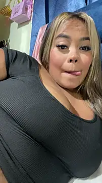EmilyDuran  online show from May 21, 2026, 11:56 pm