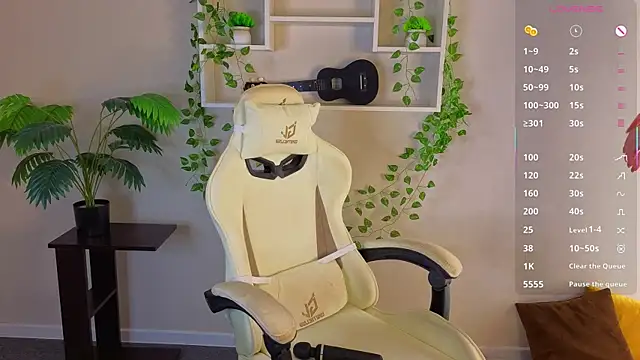 Roxy Sunnny online show from December 16, 2025, 9:25 am