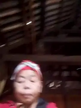 VangLe73 online show from December 2, 2025, 4:40 am