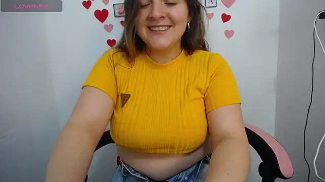 Snapshot of Pregnant_Kloe chatting on June 10, 2026, 12:44 am Pregnant Kloe online show from June 10, 2026, 12:44 am