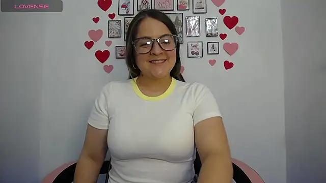 Snapshot of Pregnant_Kloe chatting on June 24, 2026, 7:35 pm Pregnant Kloe online show from June 24, 2026, 7:35 pm